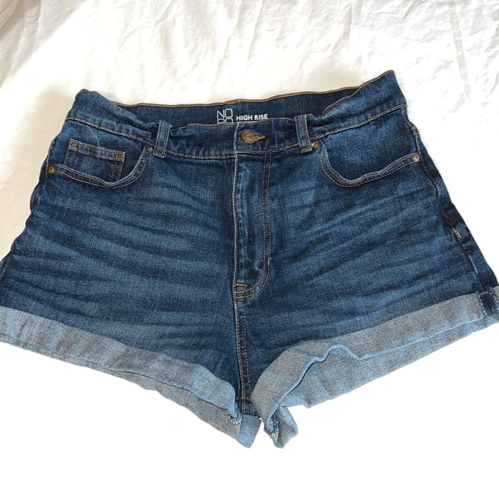 NOBO. HIGH RISE JEAN SHORTS. SIZE 11